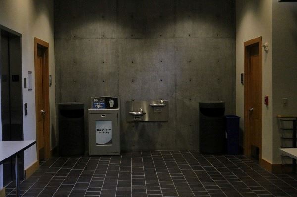 Auditorium- lobby (6)